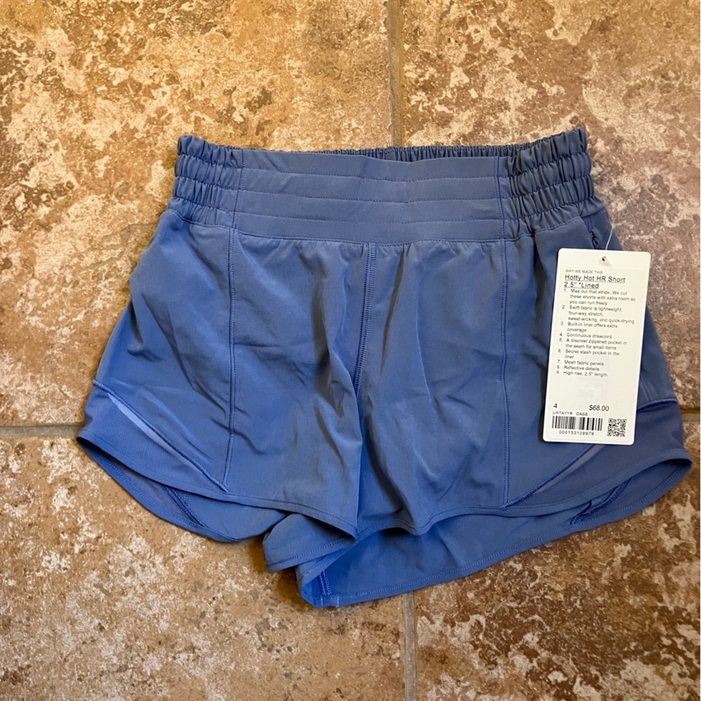 Lululemon Hotty Hot Shorts 2.5” Lined. Size 4